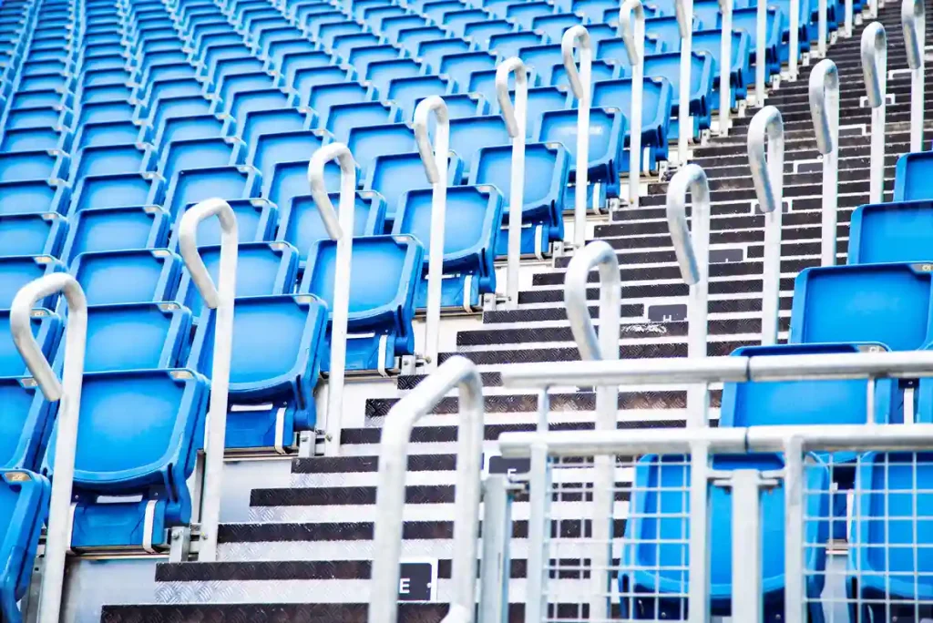 tribün demirleri temizliği